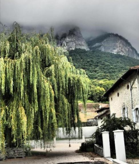 Chambres De La Ferme Du Brocey Crolles Buitenkant foto